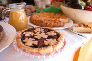 Crostata dolci e succo Agriturismo Regno di Marzagaglia