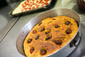 Focaccia ai pomodorini Agriturismo Regno di Marzagaglia