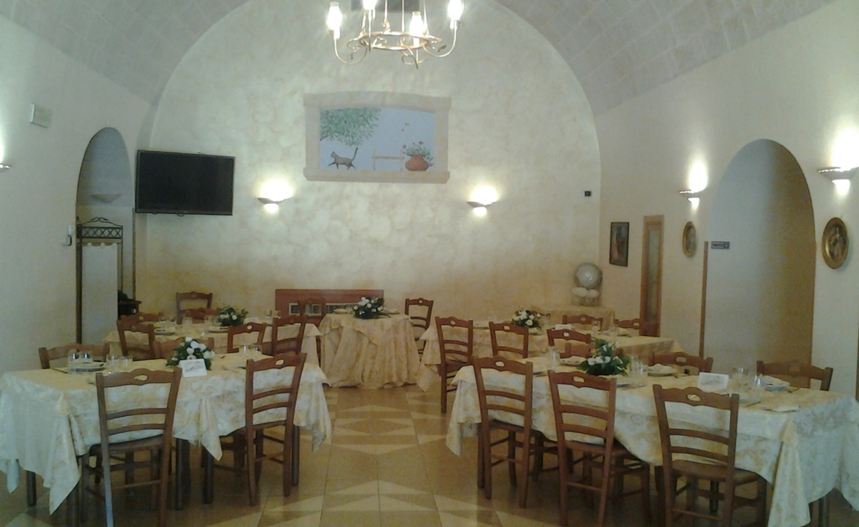 Sala ristorante agriturismo "Regno di Marzagaglia"