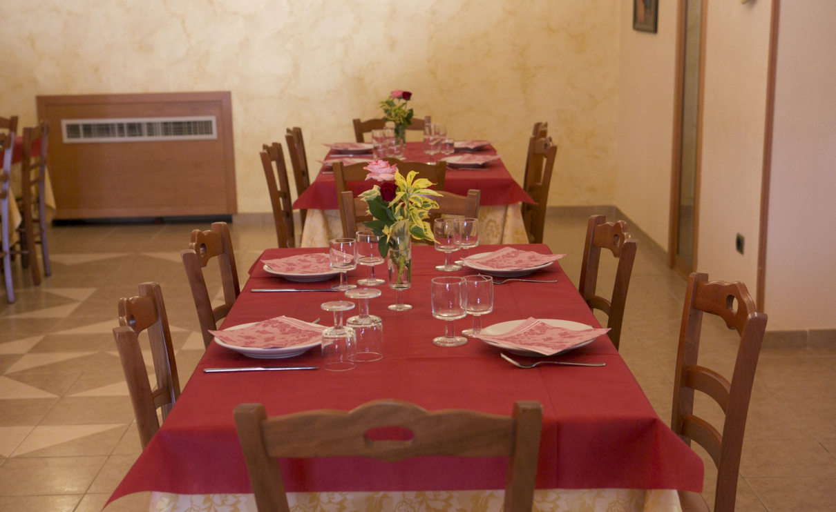 Sala ristorante all'Agriturismo Regno di Marzagaglia