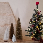 Decorazioni e albero di Natale per le feste in agriturismo